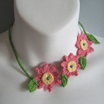 KnittingGuru Floral Crochet Necklace Choker 